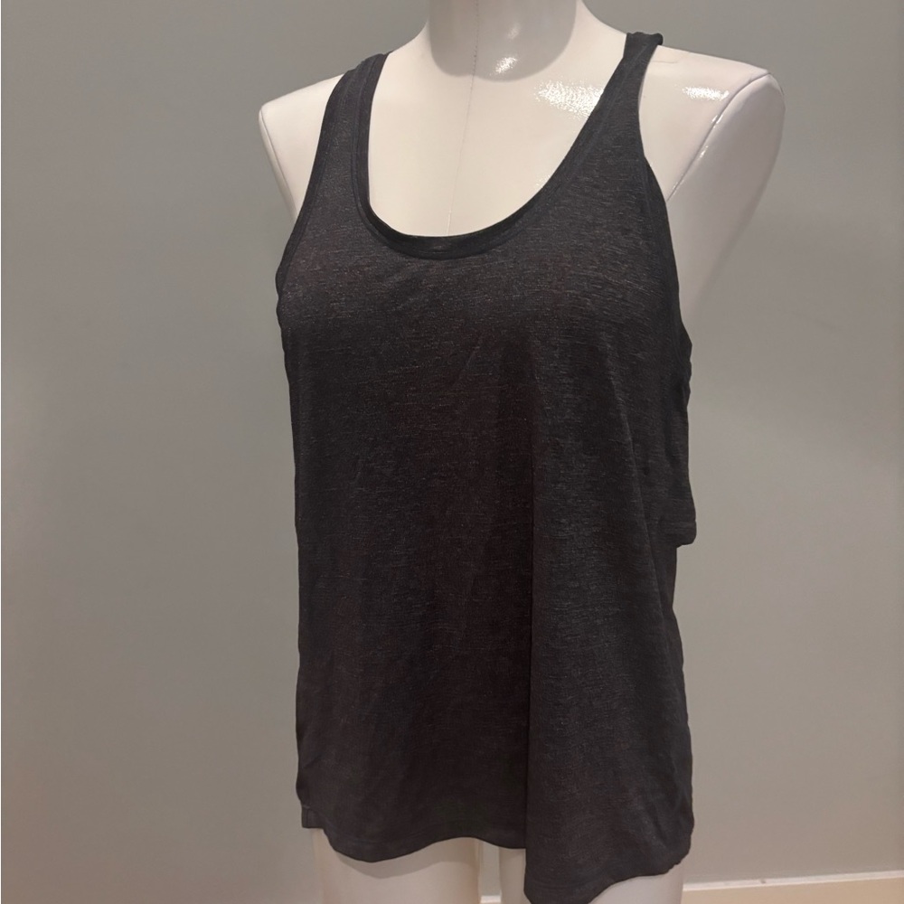 Lululemon Hold & Let Flow Tank. Size 6